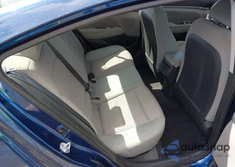 2017 Hyundai Elantra Se z USA, uszkodzony, nr VIN 5NPD84LF0HH047111